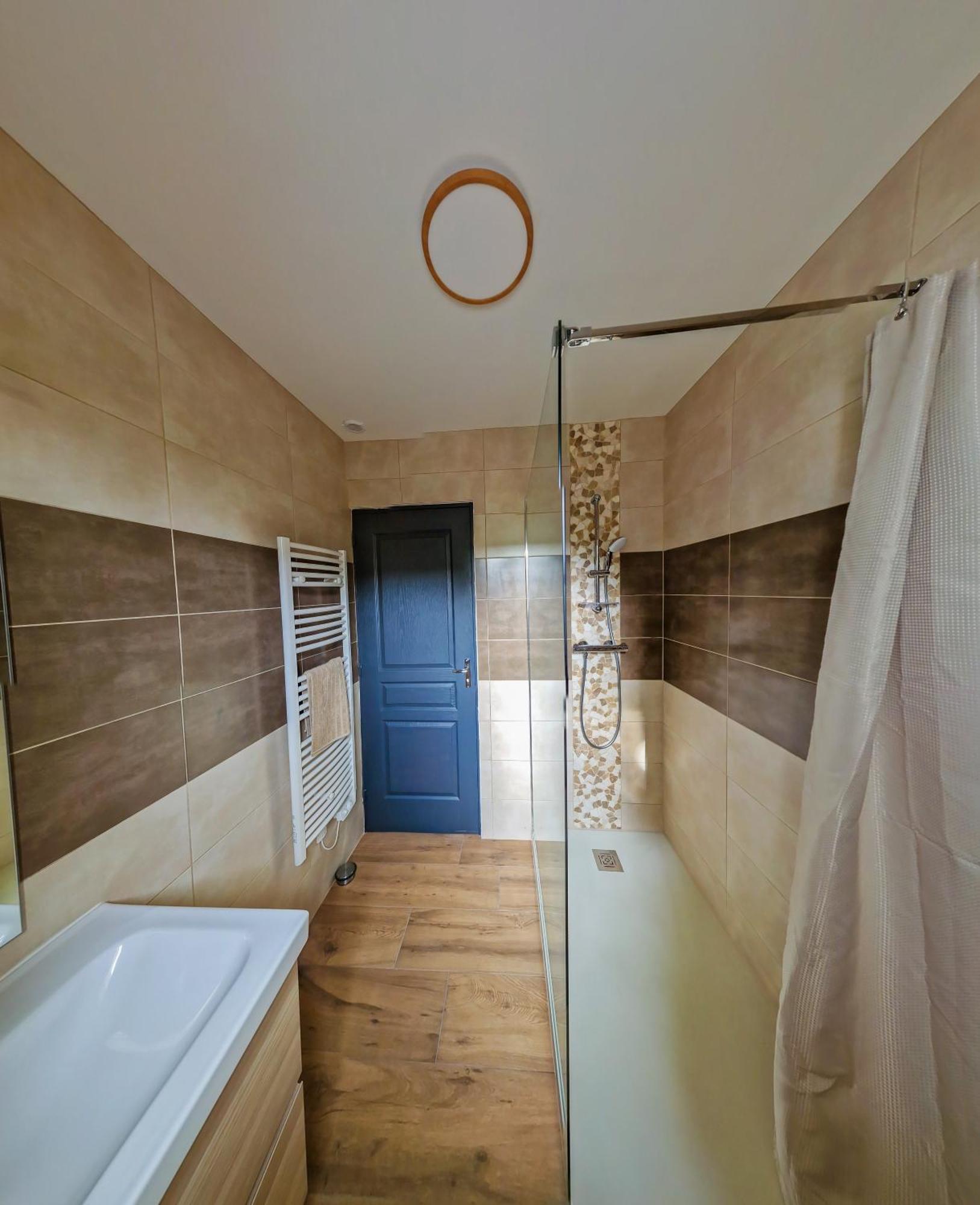 Gite De Catherine Saint-Christophe-des-Bardes Exterior foto