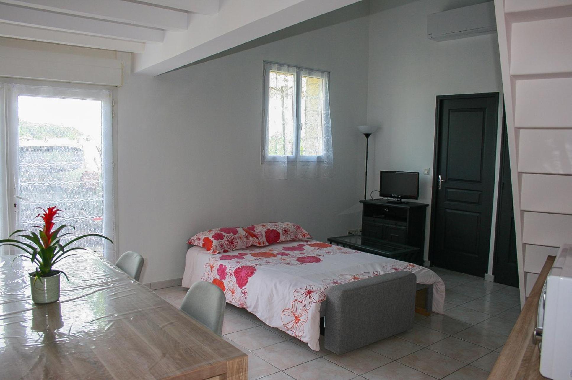 Gite De Catherine Saint-Christophe-des-Bardes Exterior foto